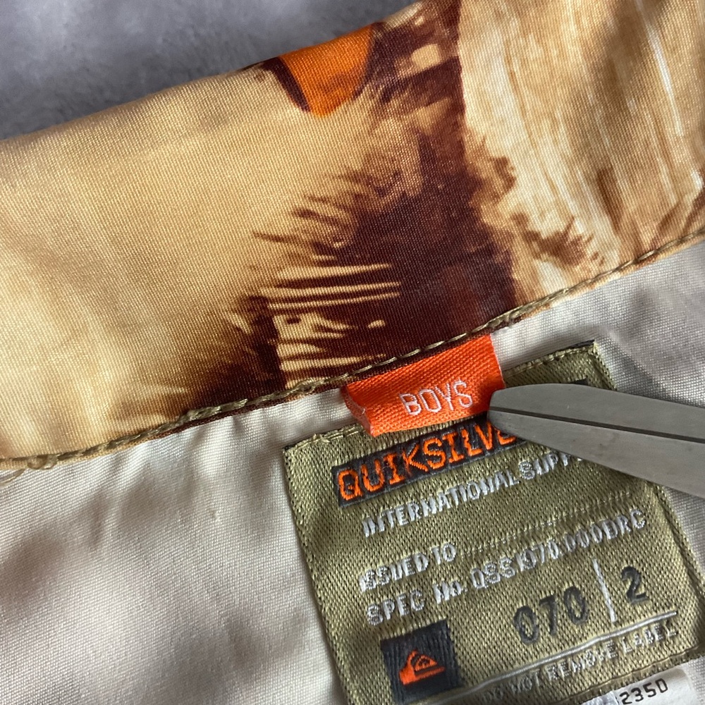 Quiksilver Hawaiian Shirt *Read** - Picture 8 of 9